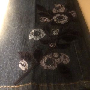 NWOTSize12 TalbotsPetitesStretchbluejeans 4leaf blackvelvet vine rt hip&left leg